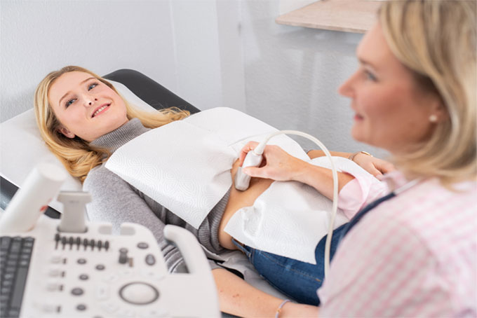 Diagnose durch Ärztin