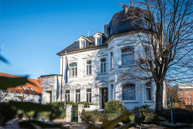 Praxis in alter Villa Taphorn in Lohne